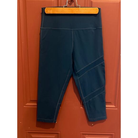 Zyia Active Corsair Brilliant Mesh High Rise Crop Capri Leggings - Picture 2 of 6